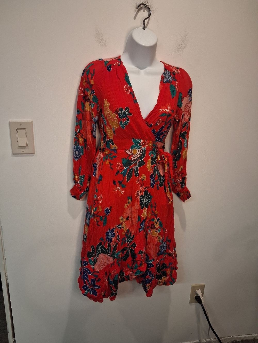 Anthropologie Size 2p Boswell Textured Faux Wrap Dress In Red Floral Pockets